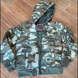 Girls Justice Puffer Jacket Green Camo size 10 (EUC)
